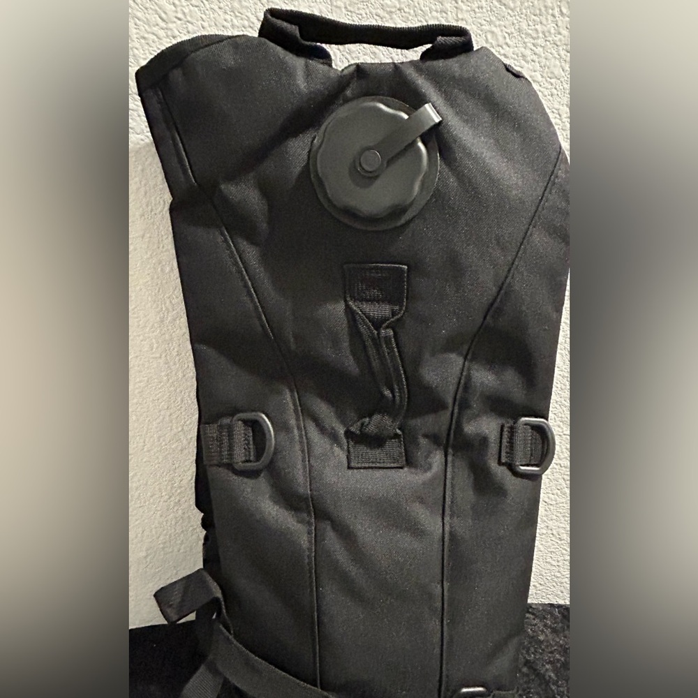 KMS Tactical Hydration Pack 2.5L – Black, New